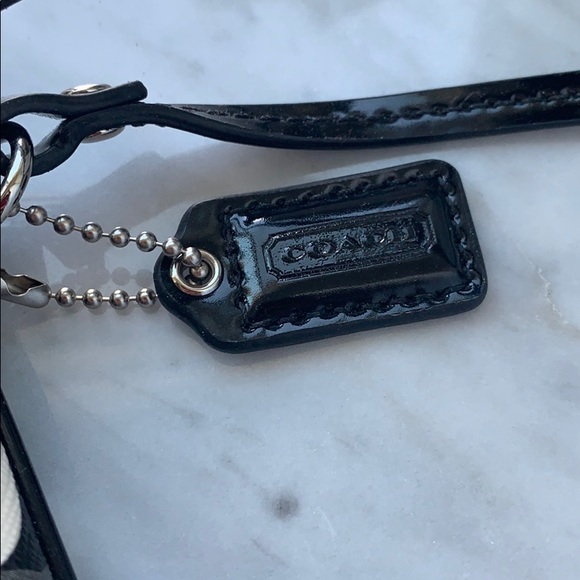 Coach wristlet - Picture 3 of 3
